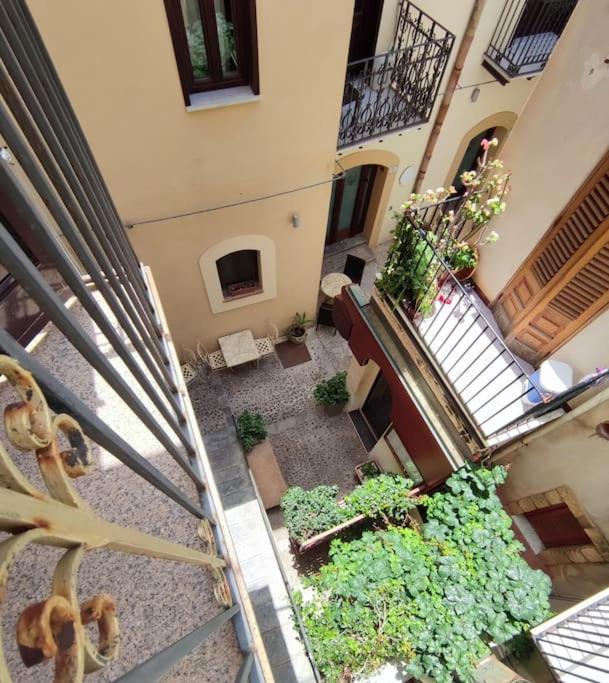 Casa Vacanze U Curtigghiu Cefalu Luaran gambar