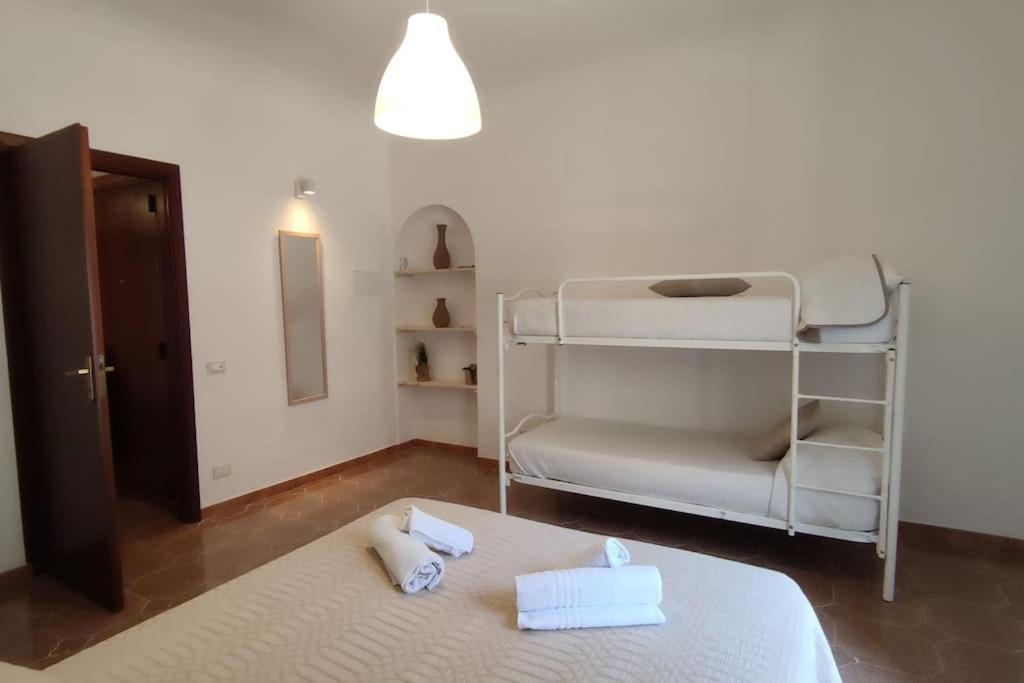 Casa Vacanze U Curtigghiu Cefalu Luaran gambar